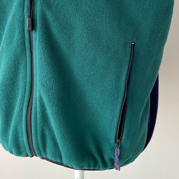 L.L. Bean Green and Navy Vest - Picture 4 of 8